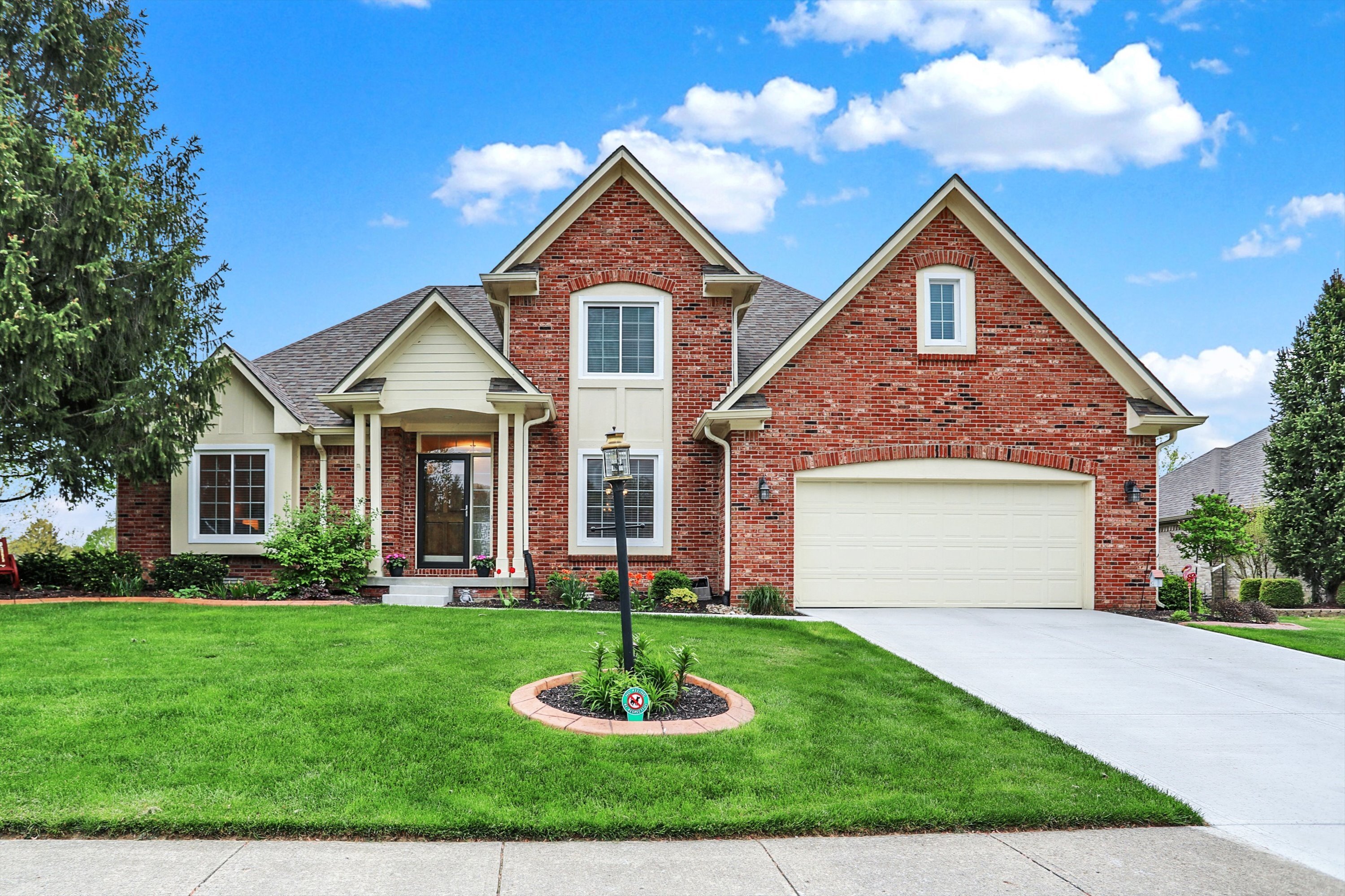 10019 Northwind Drive, Indianapolis, IN 46256 SOLD LISTING