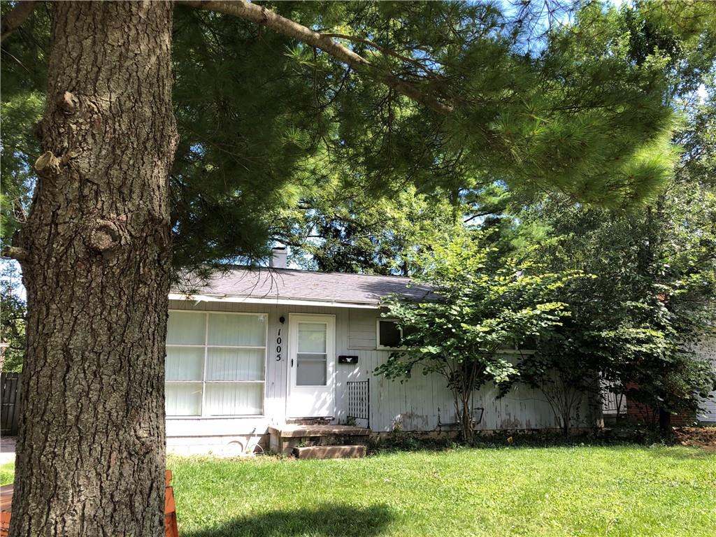 Sold 1005 Hillcrest Drive, Greencastle, IN 46135 3 Beds / 1 Full