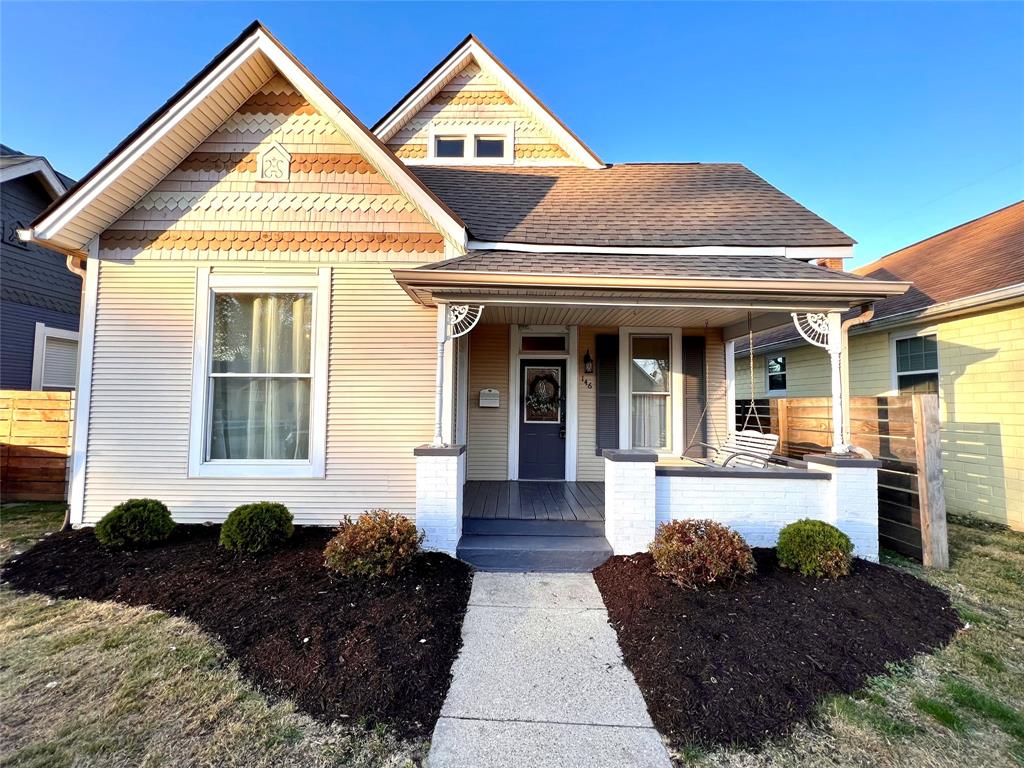 Sold 146 E Washington Street, Mooresville, IN 46158 2 Beds / 1 Full